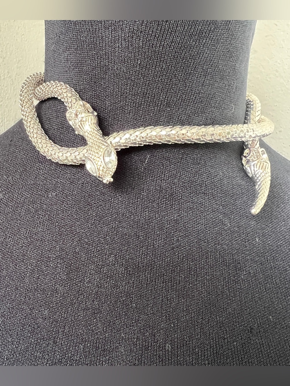 Vtg Silver Chainmail Snake Mesh Necklace Crystal Eyes Adjustable Lariat Serpent - Picture 9 of 10